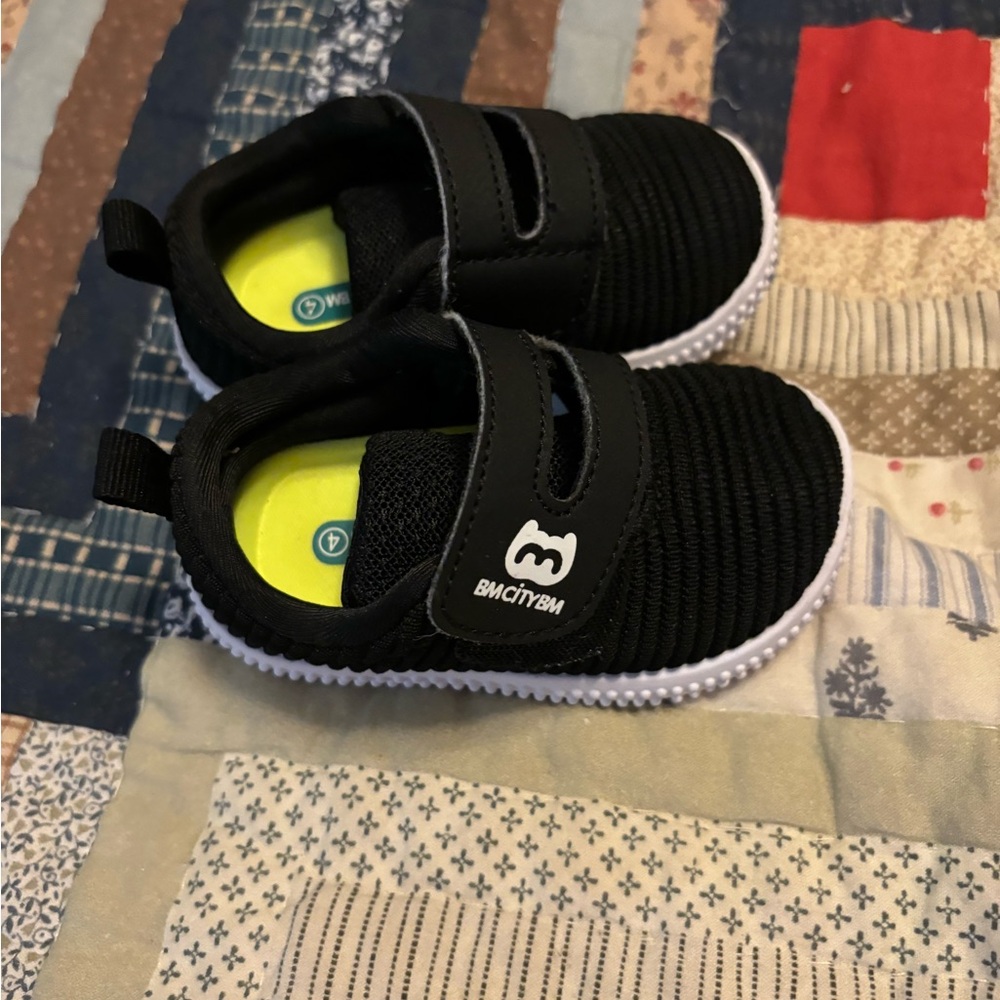 Shoes - Picture 2 of 3
